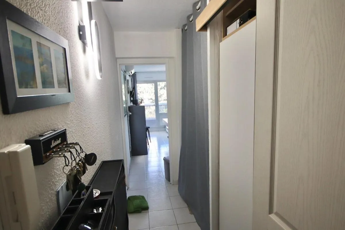 Lovely 2 Rooms 25M2 - Pool - Ac - Terrace Antibes 0*,  France